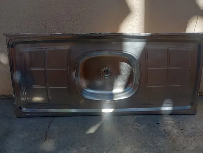 Vendo Cama Box solteiro em ótimo estado e pia inox