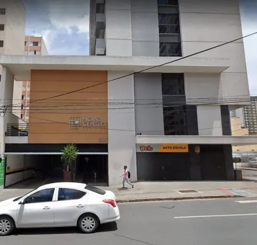 Oportunidade no Centro de Curitiba  Sala Comercial Compacta e Funcional