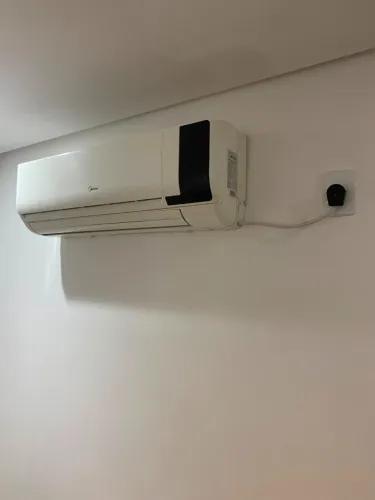 R$ 950,00 (cada) Ar-condicionado split MIDEA e TCL (12.000BTU/h) - Excelente estado