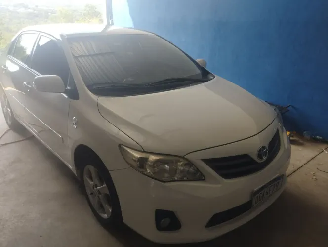 Toyota Corolla GLI 1.8 Flex 16V Aut. 2013