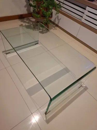 Mesa de centro retangular Bergan em vidro curvo incolor 90x50x35 cm