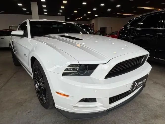 Ford Mustang GT V8 2014