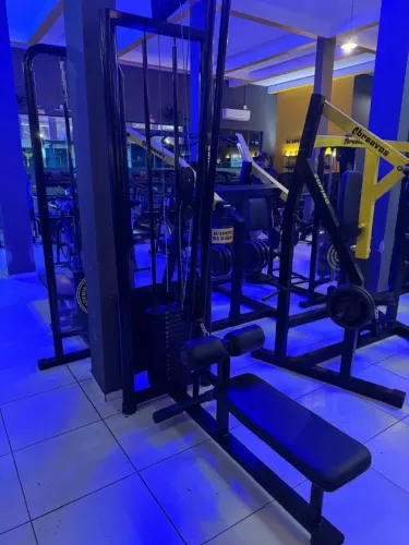 maquina de musculaçao puxada alta