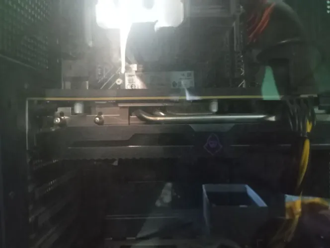 Placa De vídeo rx 5600 OCM 