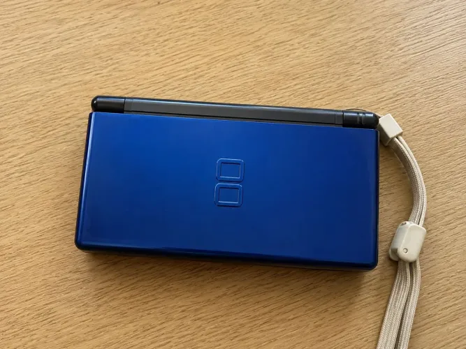 Nintendo DS Lite