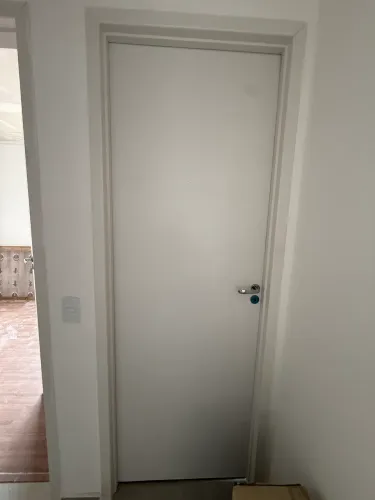 Vendo 3 portas brancas