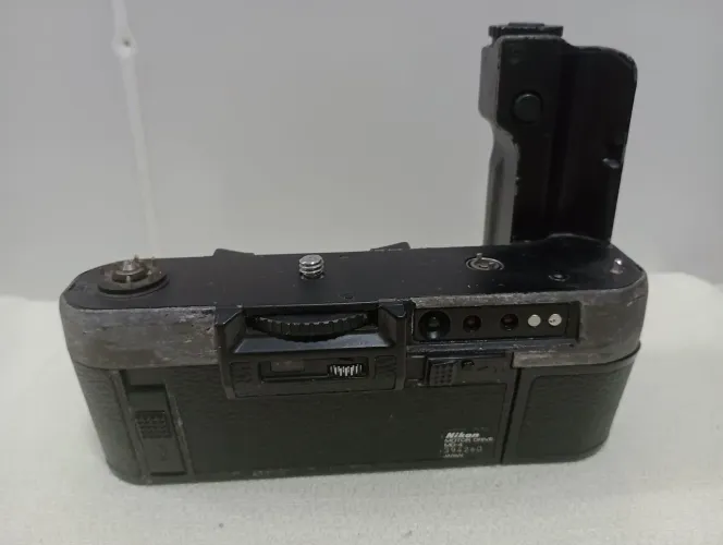 Nikon motor drive MD-4