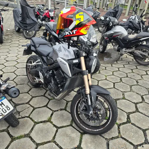 Cb650 r impecável vendo ou negócio em moto inferior ou carro automatico