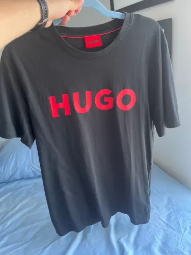Camiseta Original HUGO - Comprada na Alemanha - Tamanho M