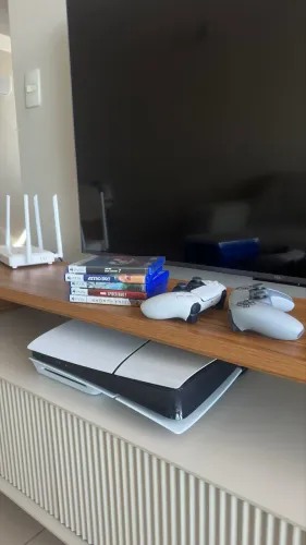 Ps5 slim midia fisica - 1 controle e 2 jogos