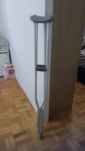 PAR DE MULETAS NOVAS! 