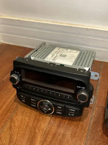 Rádio e CD Player Original Chevrolet Sonic (2012 a 2015)