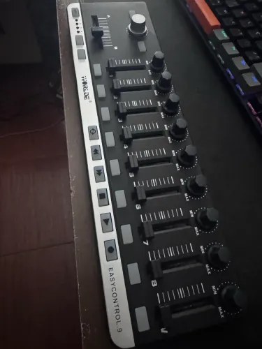 Controlador Midi Easycontrol 9