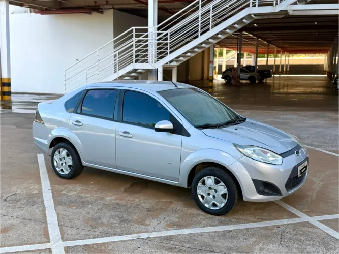 Ford Fiesta Sedan 1.6 16V Flex Mec. 2014