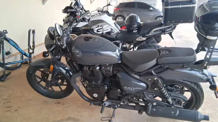 Royal enfield shotgun 650