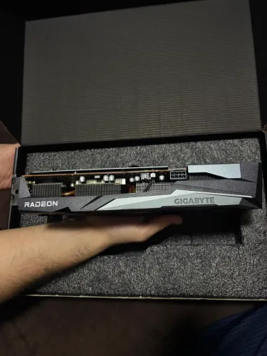 Placa de Vídeo RX 6600 XT Gigabyte 8GB GDDR6 - Excelente Estado