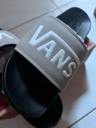 Chinelo vans