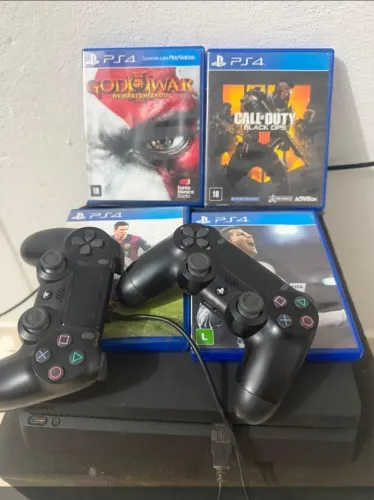 Vendo ps4 com vários jogos