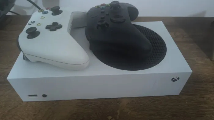 Xbox séries s 512 gb 2 controles.