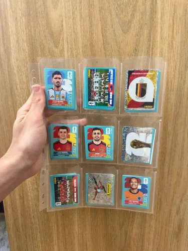 Kit 25 figurinhas + 1 legend garantido