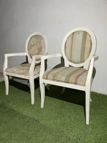 Cadeira medalhão com braços