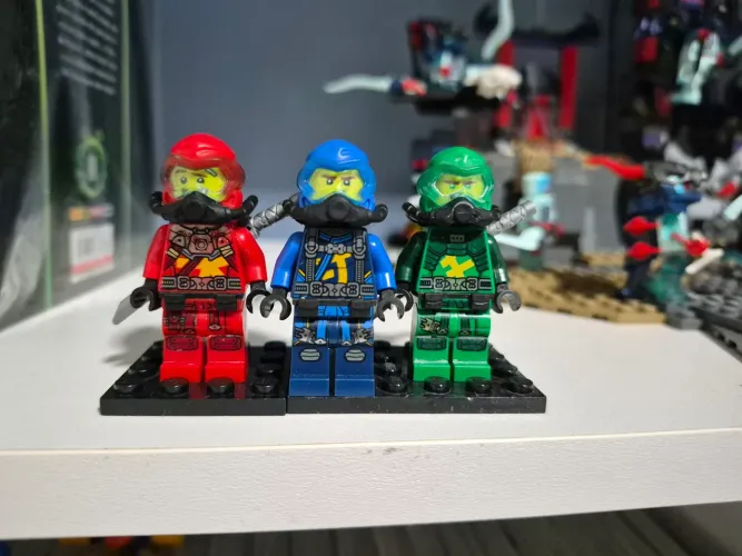 Ninjago seabound 3 minifiguras 