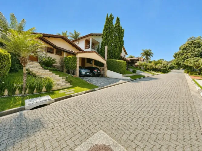 Casa com 3 dormitórios à venda, 219 m² por R$ 1.290.000,00 - Granja Viana - Cotia/SP