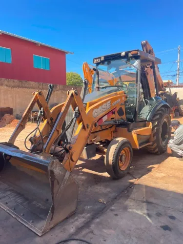 RETROESCAVADEIRA CASE 580N 2013