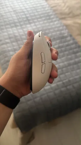 Mouse logitech Gpro superlight com 6 meses de uso