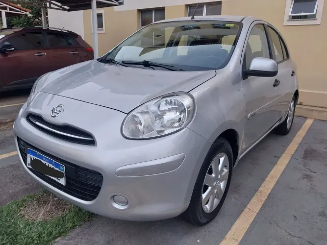 Nissan March SV 1.6 16V Flex Fuel 2013