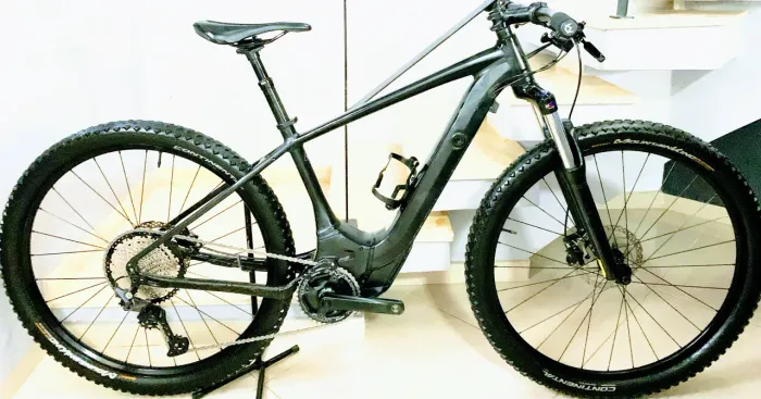 E-Bike Specialized(17) Levo, Deore 12v (18x). Trocas 19k