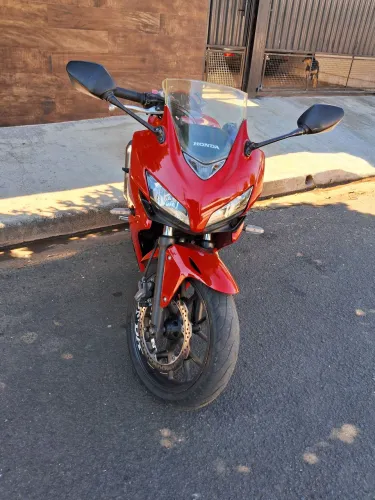 VENDE-SE MOTO ESPORTIVA 