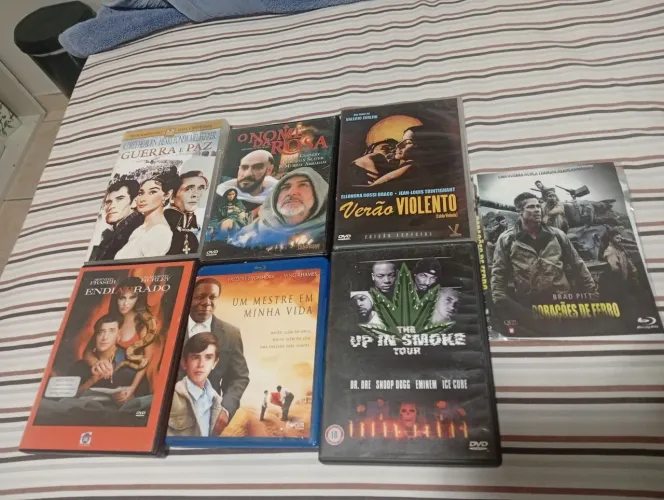 DVDs com clássicos do Cinema e outros.