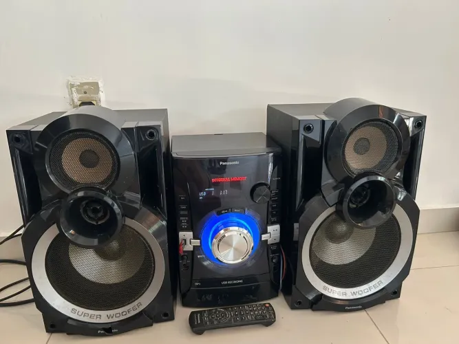 Som Panasonic Super Woofer,USB,rádio <br>Somanasonic Super Woofer 2 CaiSB, CD e Rádio