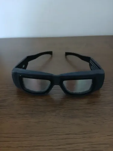 Óculos 3D com armação preta 3M