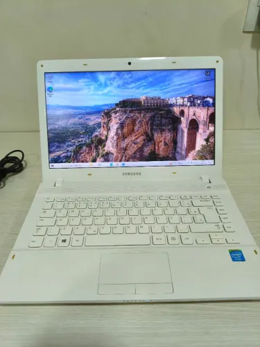 Notebook Samsung 14" com SSD 240GB Ideal para estudos