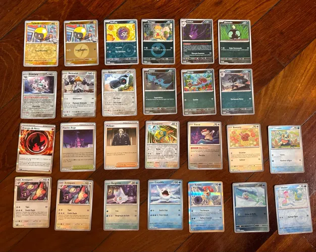Cartas pokemon brilhantes foil