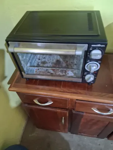 Um forno elétrico funcionando perfeitamente!