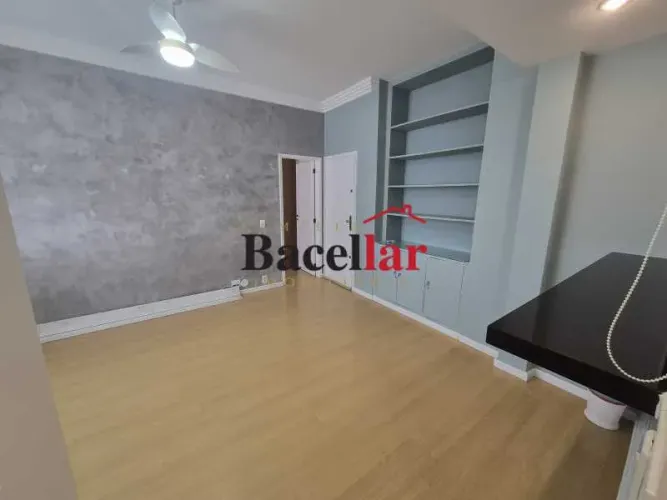 Apartamento : / Residencial / Tijuca