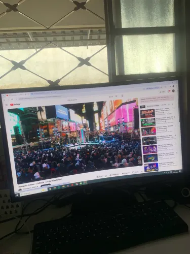 Monitor 27" Led Samsung - Full Hd - Hdmi - Curvo - Super Slim - Lc27F390Fhlmzd