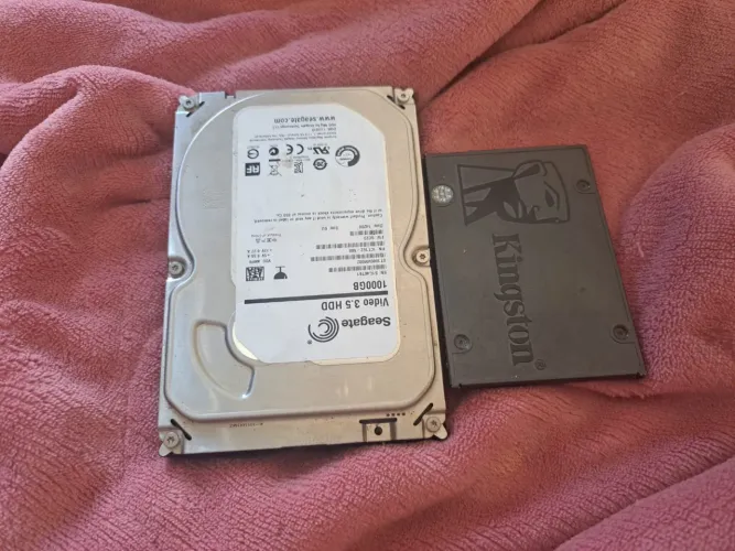 SSD de 120gb e HD de 1 terabyte
