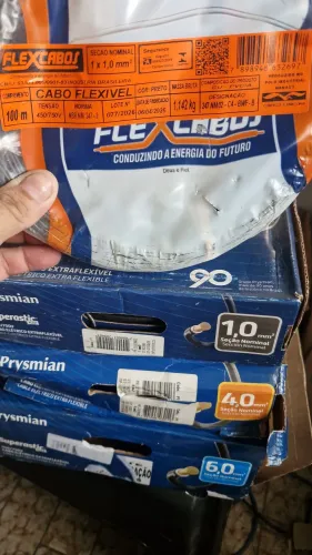 Cabos elétricos 900 reais