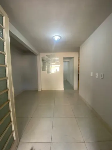 Alugo bela casa