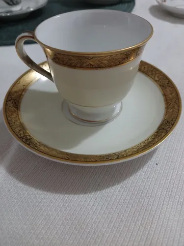Xicara com pires em porcelana Noritake