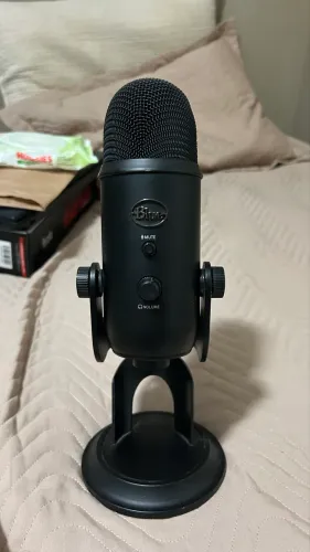 Microfone Condensador USB Blue Yeti Pro Blackout - OPORTUNIDADE - Com Espuma Inclusa