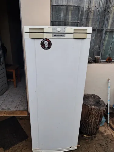 Vendo geladeira 270 L
