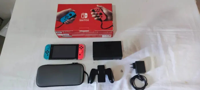 Nintendo Switch V2 Original Seminovo Completo com Caixa
