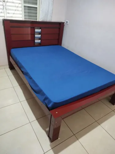 Cama de casal com colchão 