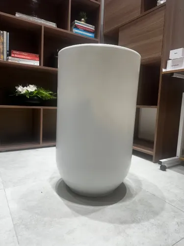 Vaso de chão branco lindíssimo 