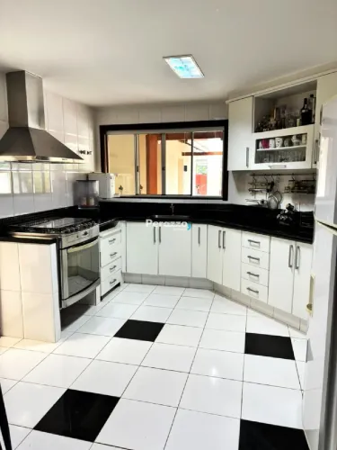 Excelente Casa Alto padrão no Ville Montagne por R$ 2.690.000,00
